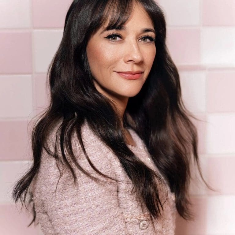 Rashida Jones Headshot - Elisabeth Caren 2024